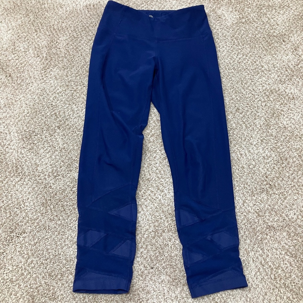dark blue/purple leggings